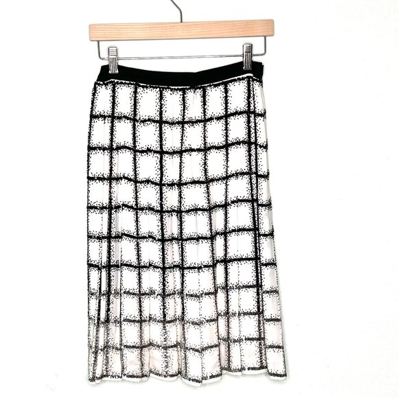 Oscar de la Renta Silk Beaded Black and Cream Check Pleated Skirt Size 8 - Picture 2 of 6